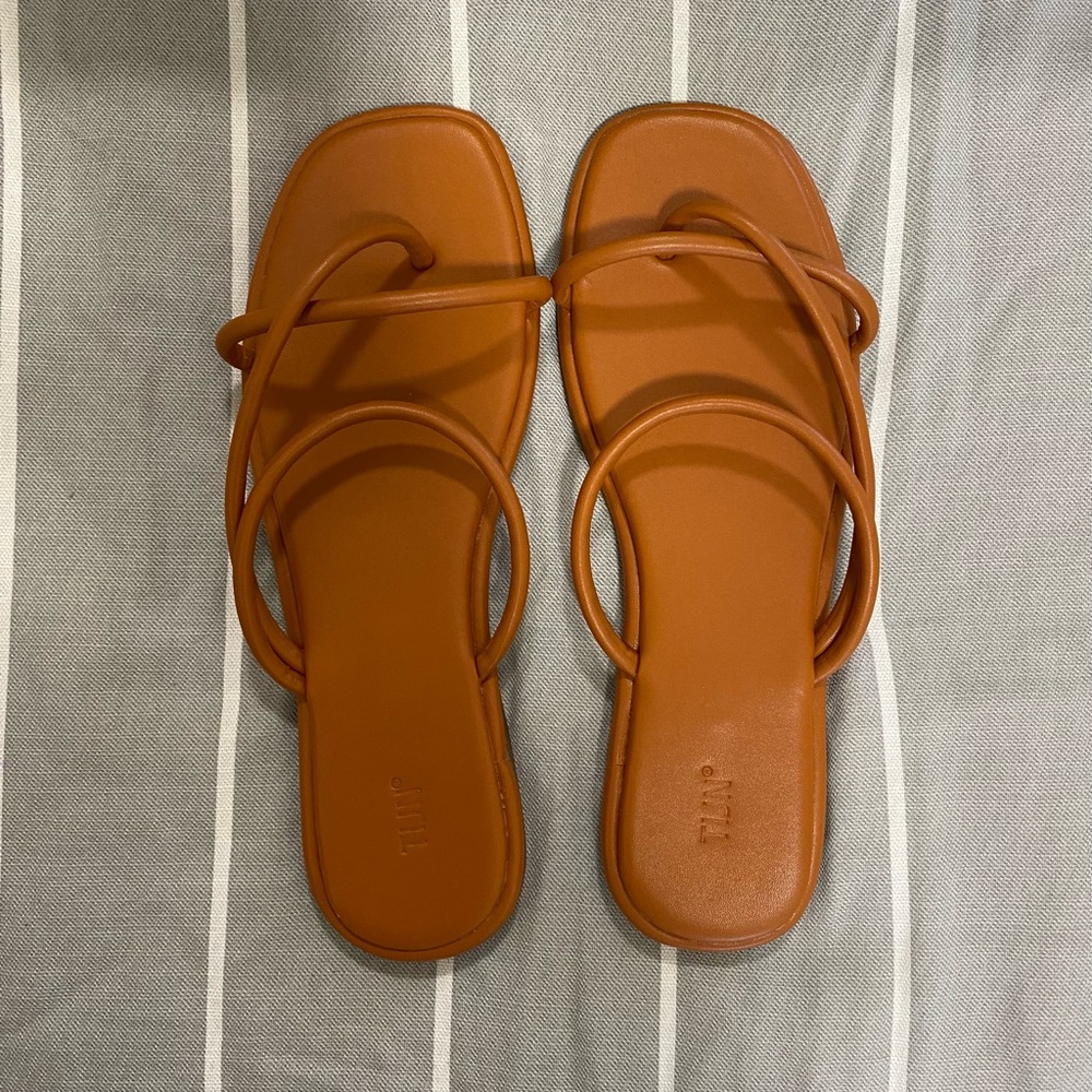 NEW!! TIJN Sandals - Size 6 (runs small)